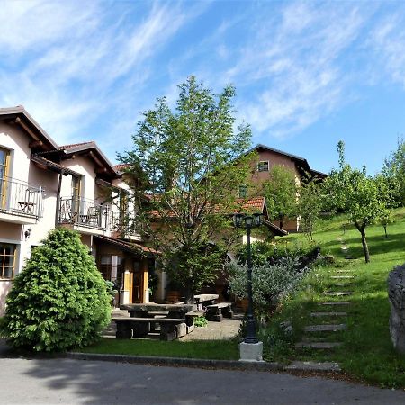 Pension Na Meji Pivka Bagian luar foto